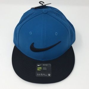 COPY - Nike Train Vapor True Hat Industrial Blue/Black